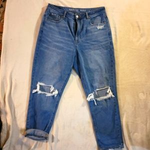 Distrested Mom Jeans